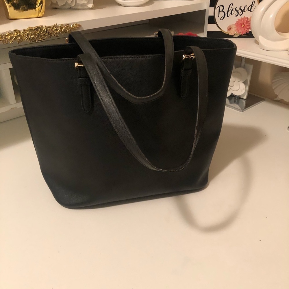 Michael Kors elegant bag with good conditions - Picture 3 of 16